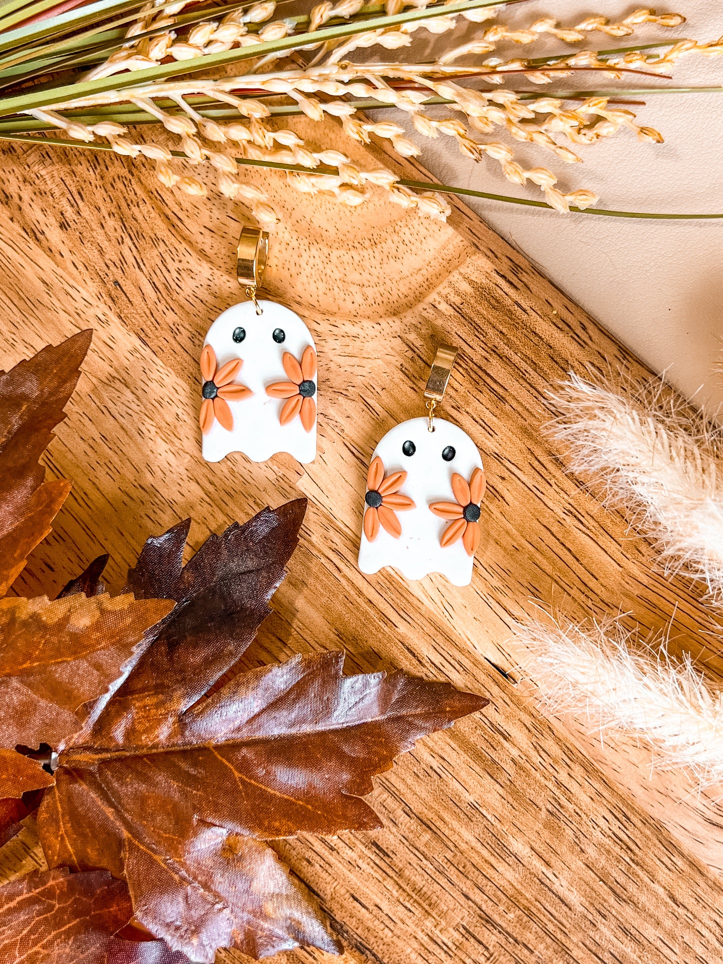 Groovy Ghost Huggies