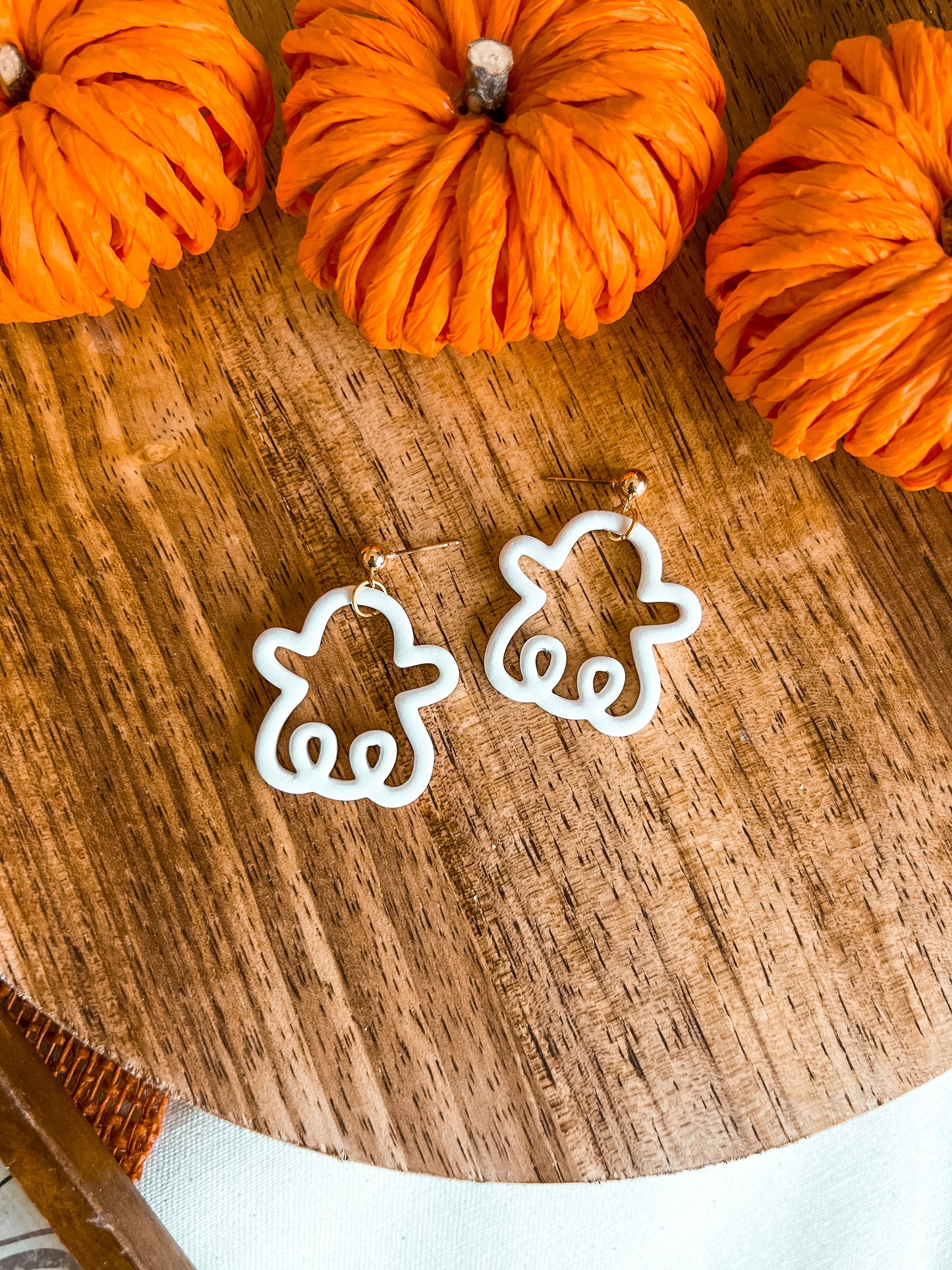 Outline Ghost Dangles
