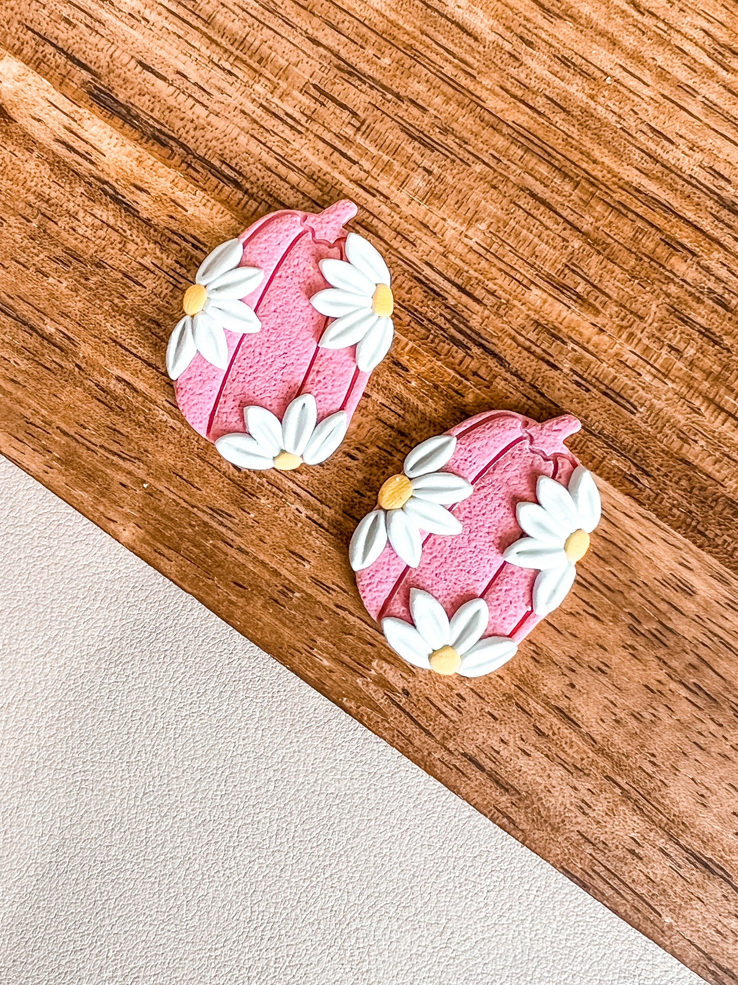 Jumbo Daisy Pumpkin Studs
