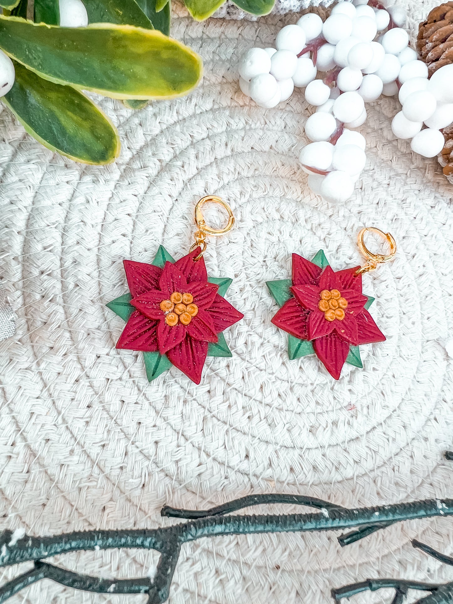 Jumbo Poinsettia Huggies