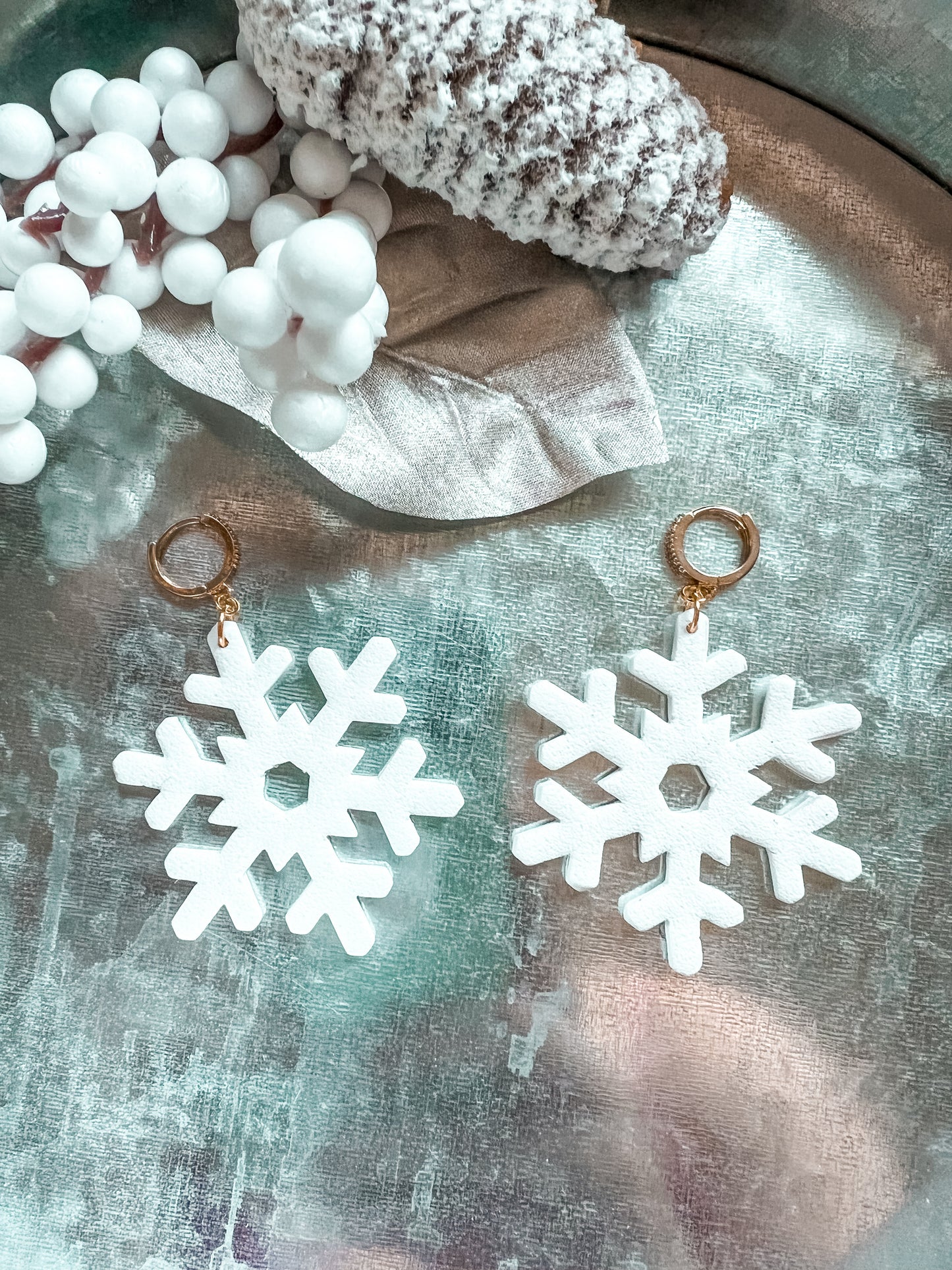 Jumbo Snow Flake Huggies