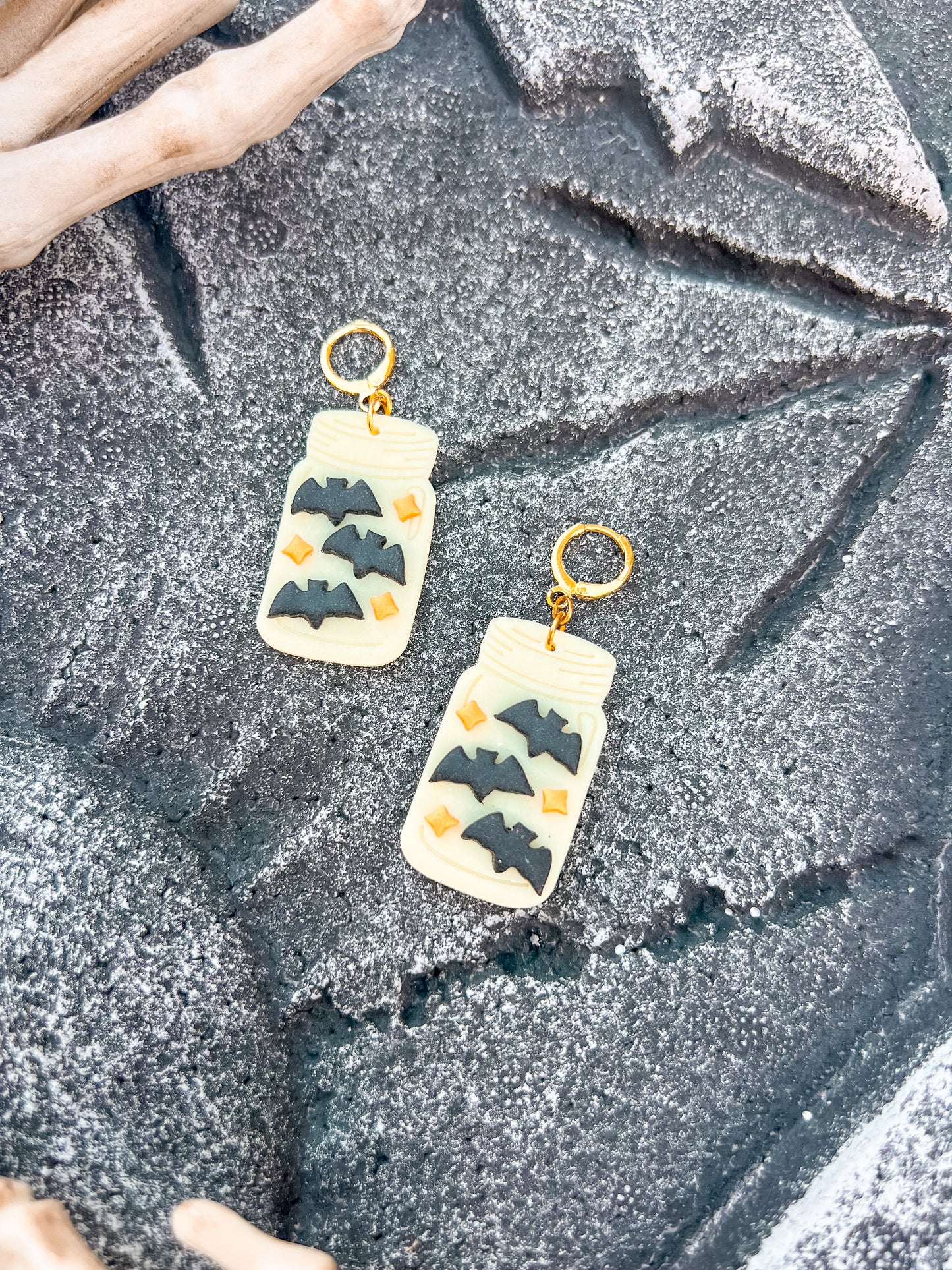 Glow In The Dark Bat Jar Huggies